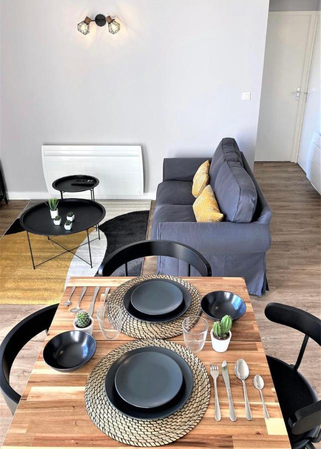 Sacre Coeur - Duplex Avec Balcon - 4 Pers Apartment Cholet Exterior foto